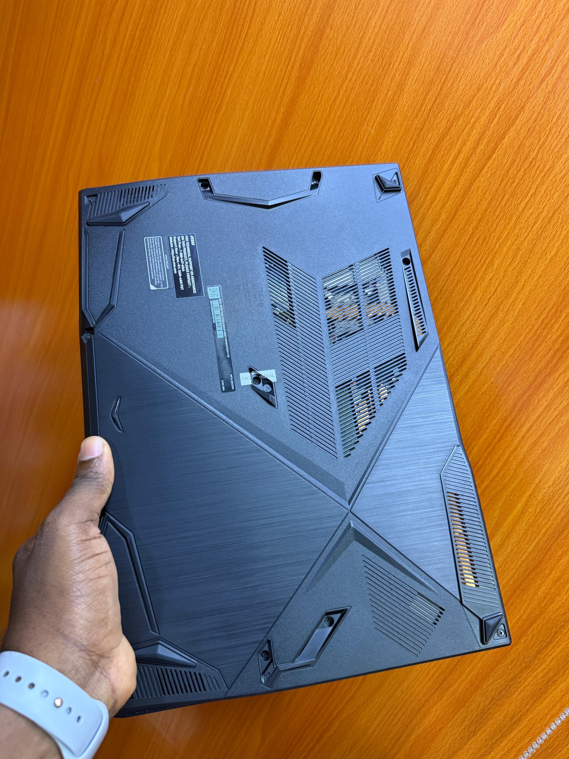 MSI GF63 THIN 11UC PC