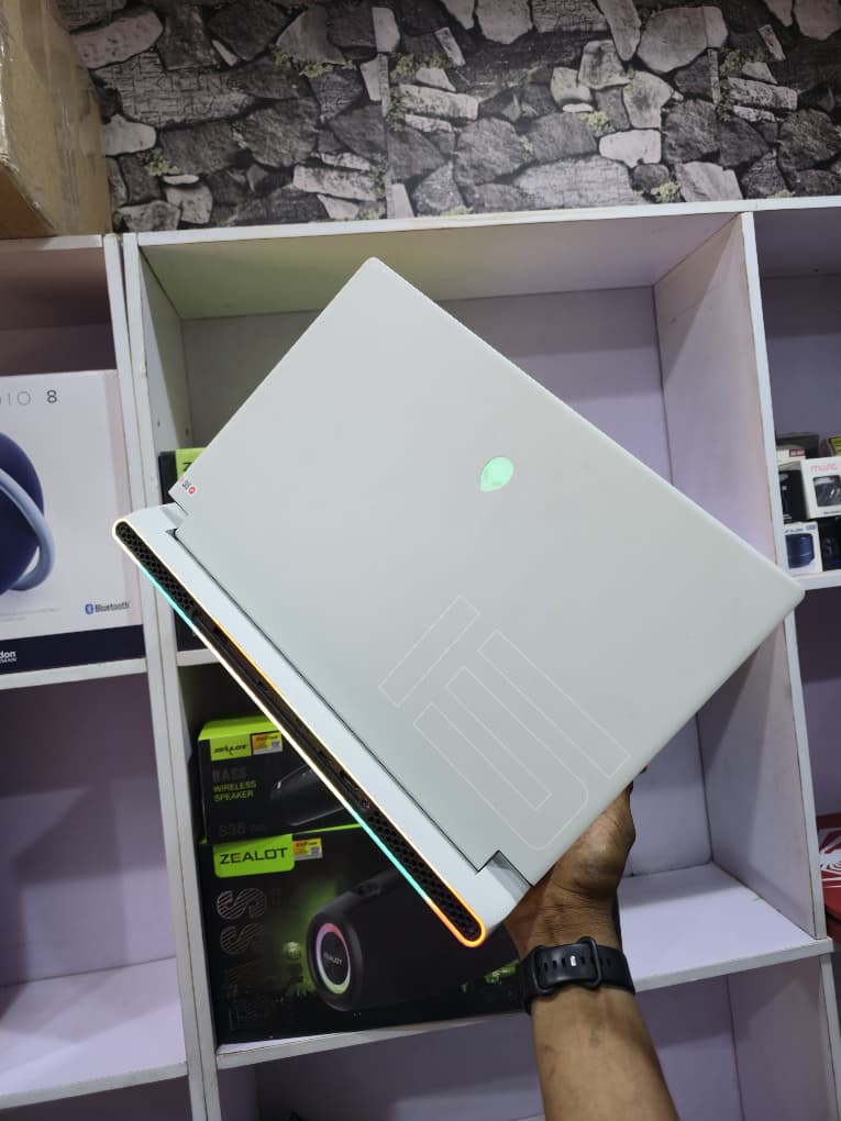 DELL ALIENWARE X15 R2
