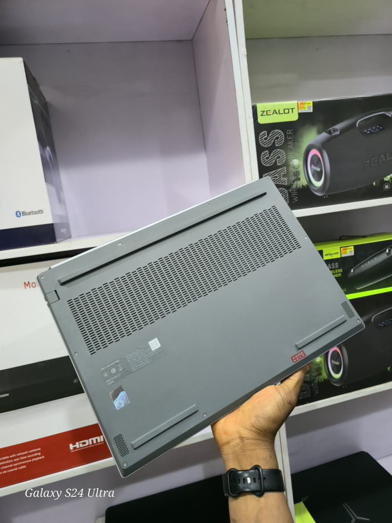 LENOVO LEGION Y7000 IRX9 GAMING PC