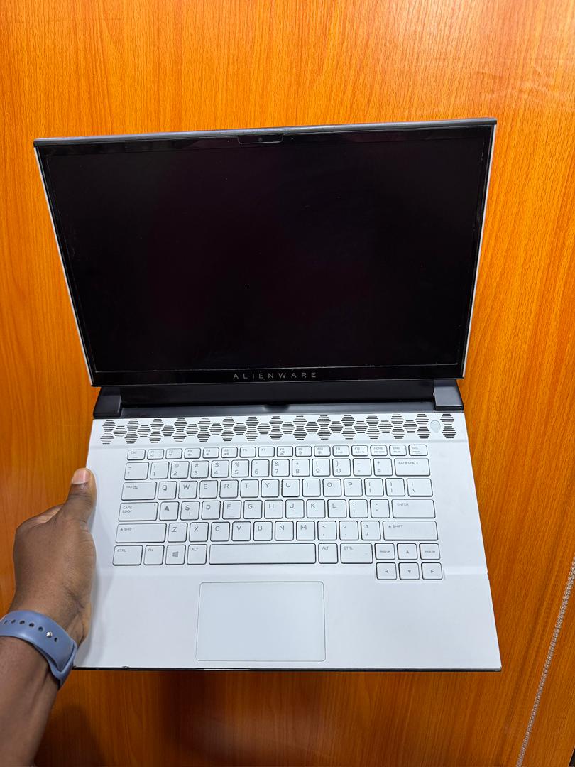 DELL ALIENWARE M15 R3 GAMING PC