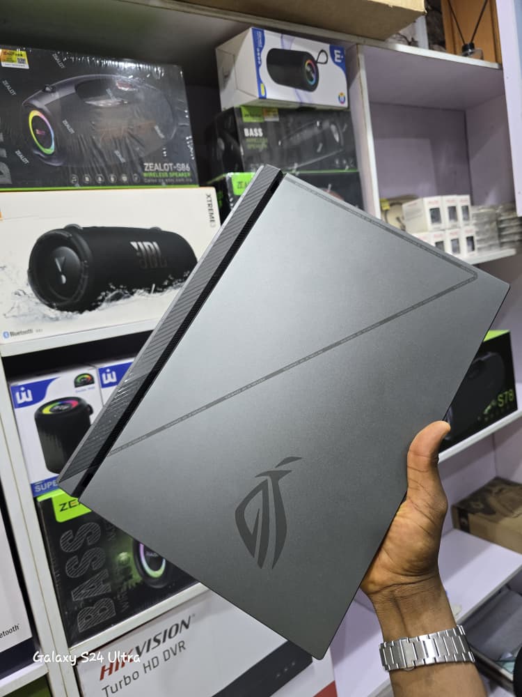 ASUS ROG STRIX G16 PC