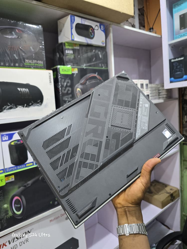 ASUS ROG STRIX G16 PC