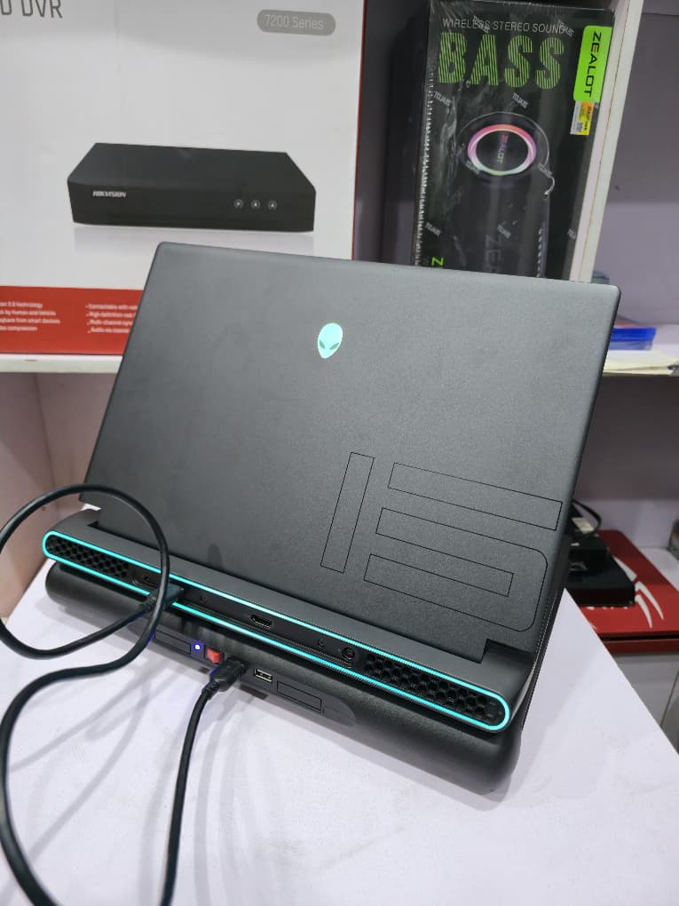 DELL ALIENWARE M15 R7