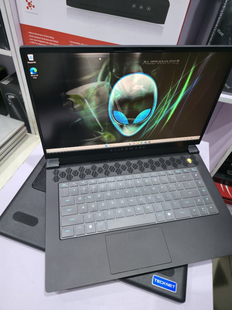 DELL ALIENWARE M15 R7